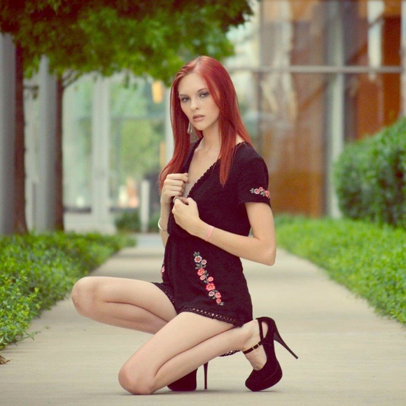 Kendall & Kylie Romper - Picture 1 of 4